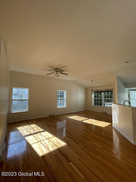 Building Photo - 9 Grooms Pointe Dr