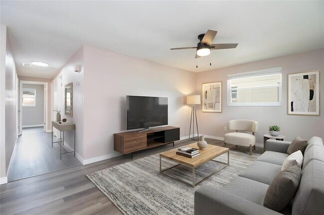 Foto del edificio - 6421 81st Ave