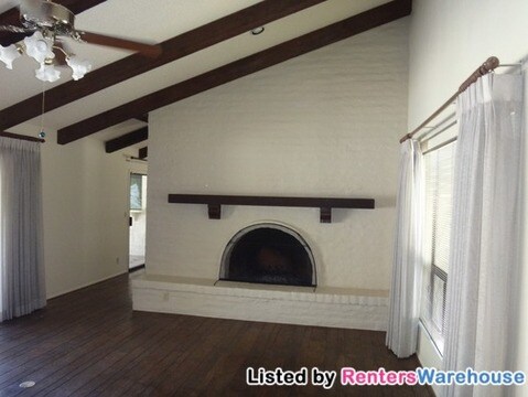 Building Photo - 600 E Bird Ln