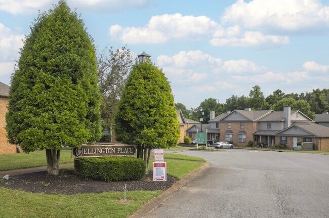 Foto del edificio - 105 Ellington Pl