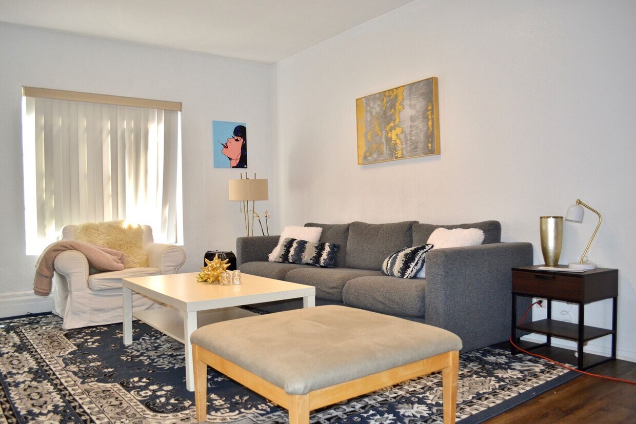 Foto principal - 721 W 32nd St