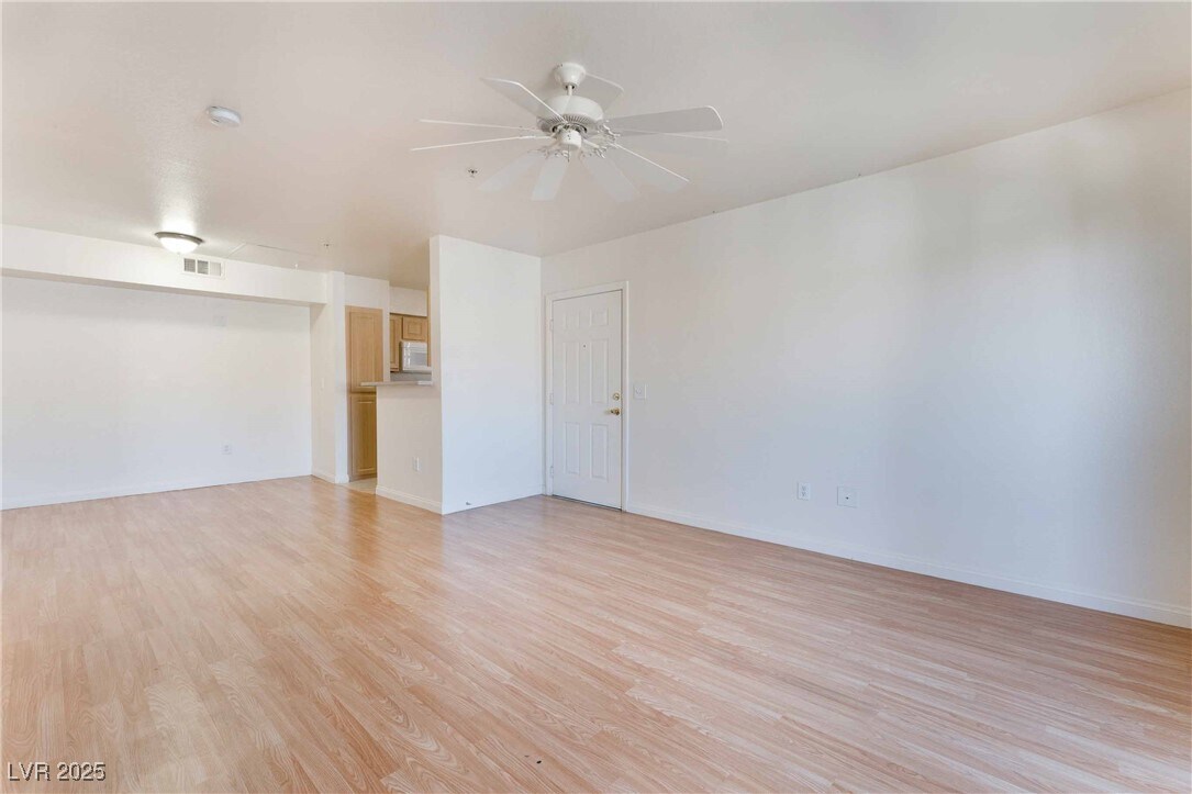 Foto principal - 6955 N Durango Dr