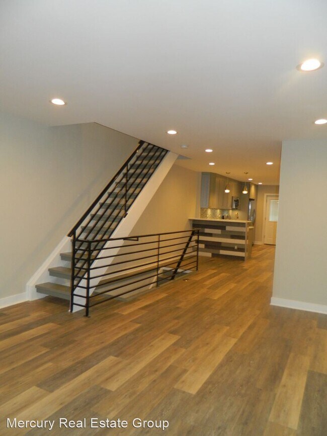 Foto del edificio - 4 br, 2.5 bath House - 1334 W Shunk St