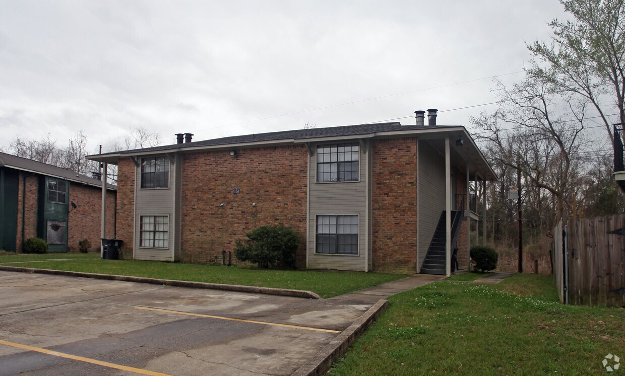 Foto del edificio - 1654 Clearlake Ave