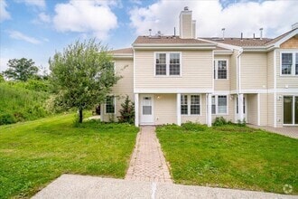 Building Photo - 1421 Whispering Hills Dr