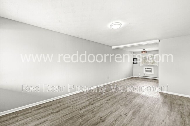 Foto del edificio - 10301 Medallion Dr