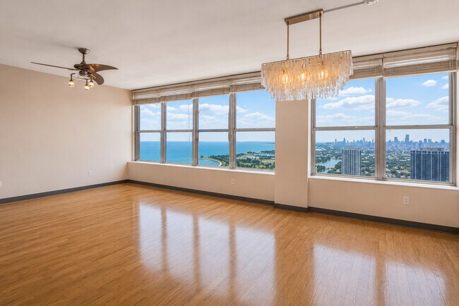 Foto del edificio - 655 W Irving Park Rd