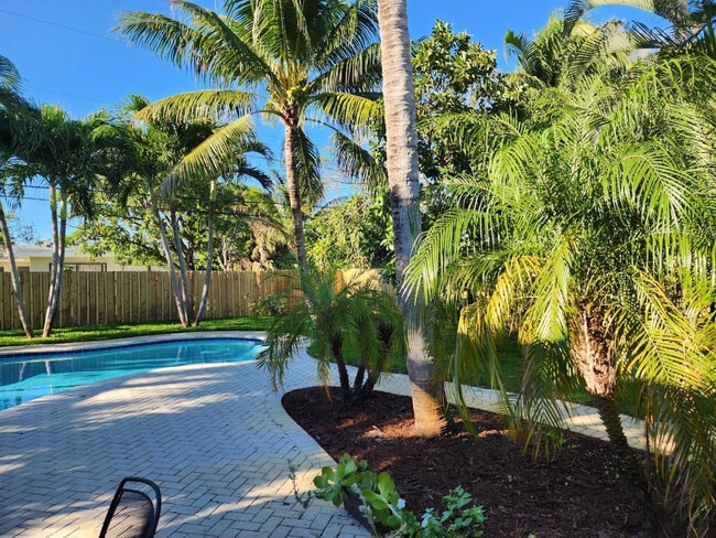 Foto del edificio - 765 E Dayton Cir