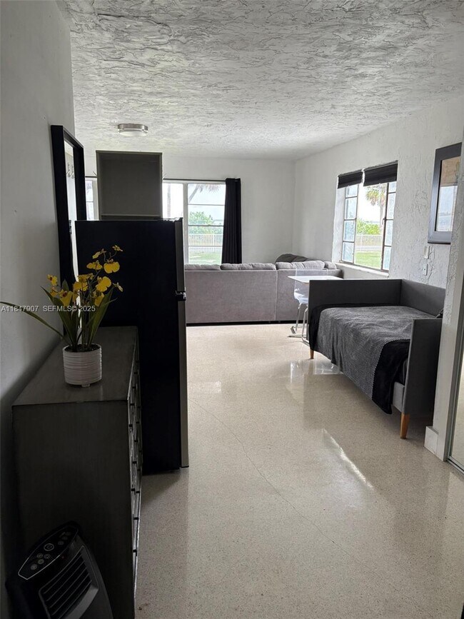 Foto del edificio - 6003 S Indian River Dr