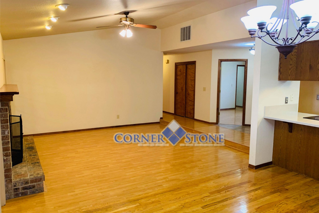 Building Photo - Boise Home with 2 Master Bedrooms!