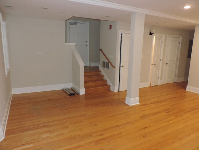 Building Photo - 836 Judson Ave