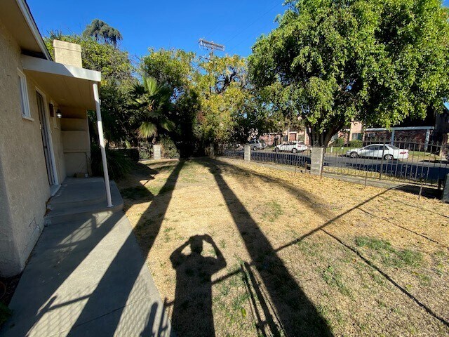 Front Yard - 6929 Vesper Ave