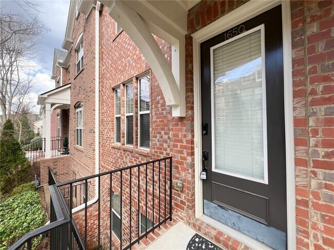 Foto del edificio - 1650 Sabastian Point