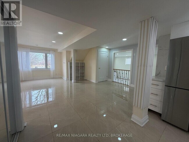 Photo du bâtiment - 42 Hemlock St