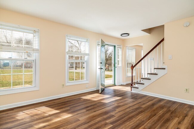 Building Photo - Knoxville 37922 - 3 bedroom, 2.5 bath home...