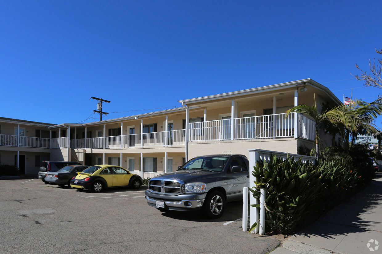 Primary Photo - Apartments on Cass St.