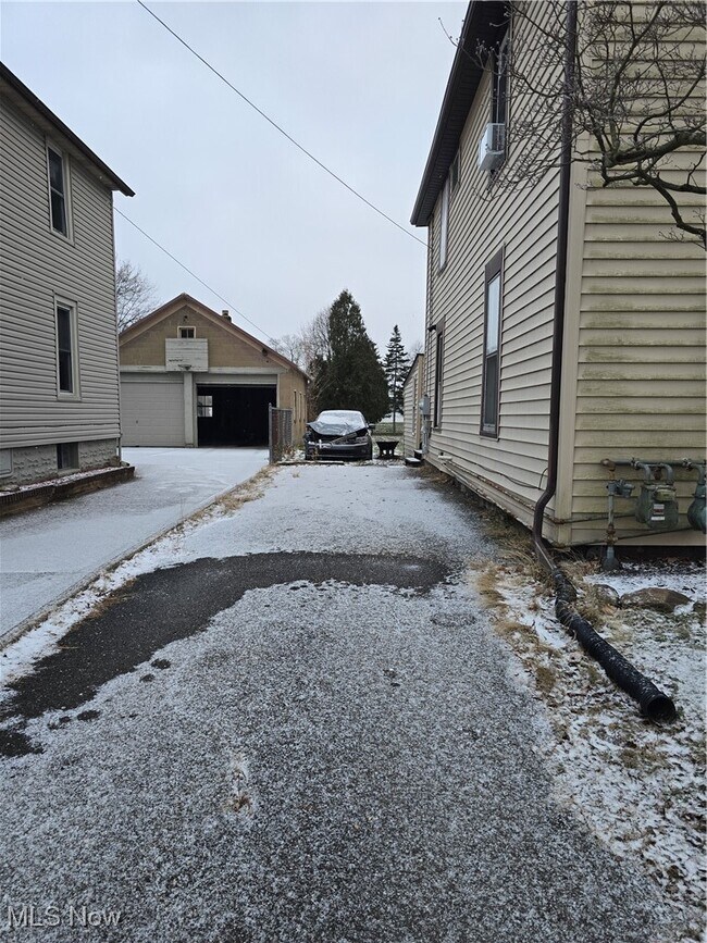 Foto del edificio - 122 4th St NE