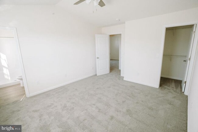 Building Photo - 101-U Pacer Dr