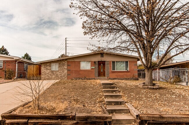 Foto del edificio - 1487 S Mariposa St