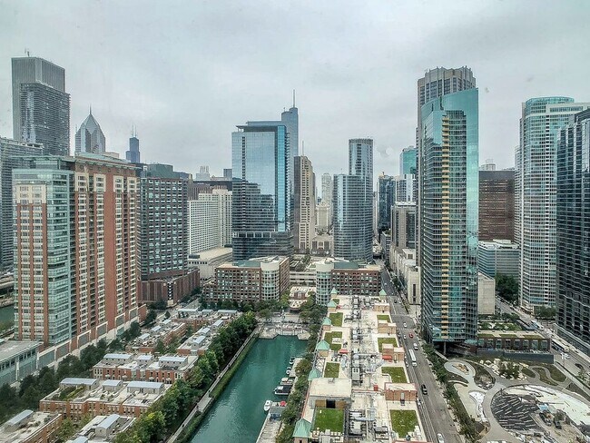 Foto del edificio - 474 Lake Shore N Dr