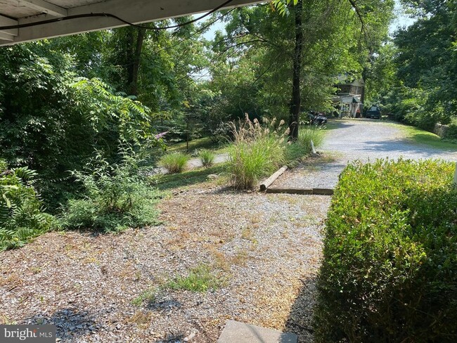 Building Photo - 554 Gerrardstown Rd