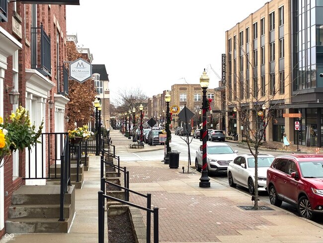 Foto del edificio - 328 W Main St