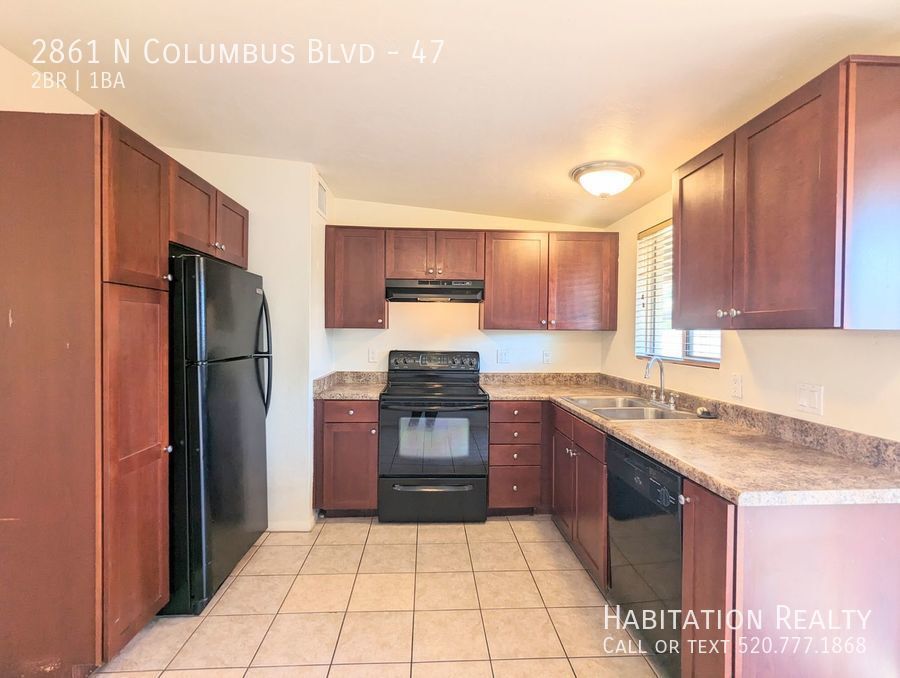 Primary Photo - 2Bed/1Bath w/ Enclosed Patio & 2 Community...