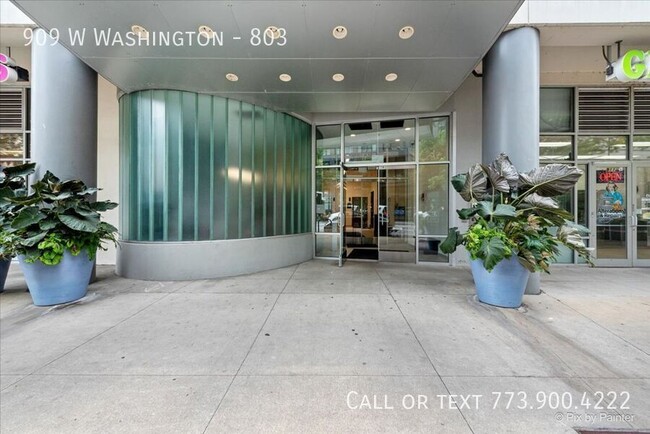 Foto del edificio - West Loop 1 Bed 1 Bath w/Garage Parking In...