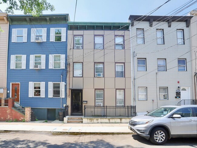 Foto del edificio - 397 1st St