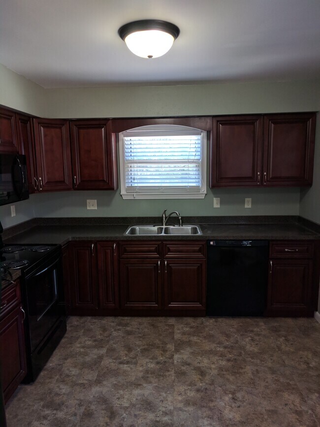 Foto del edificio - 6423 Powell Pl