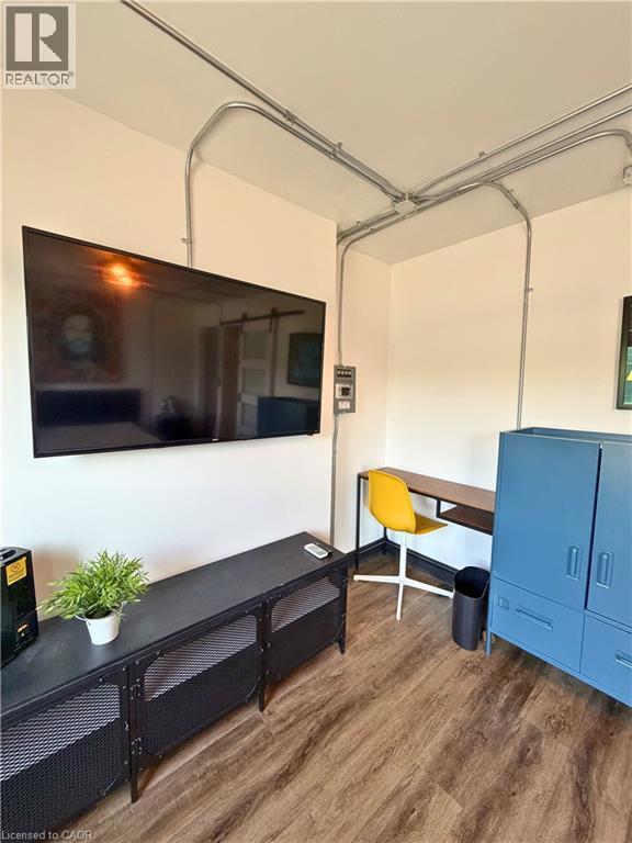 Photo du bâtiment - 1129 Main St E