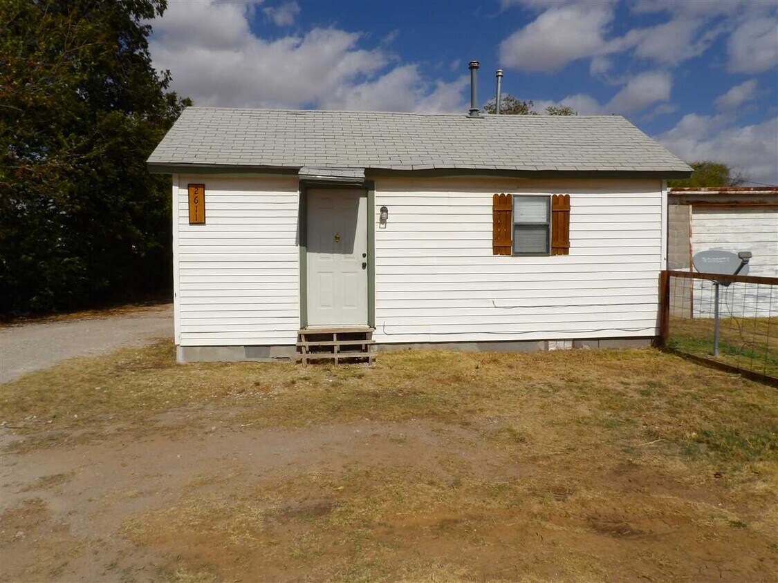 Primary Photo - 2611 SW E Ave