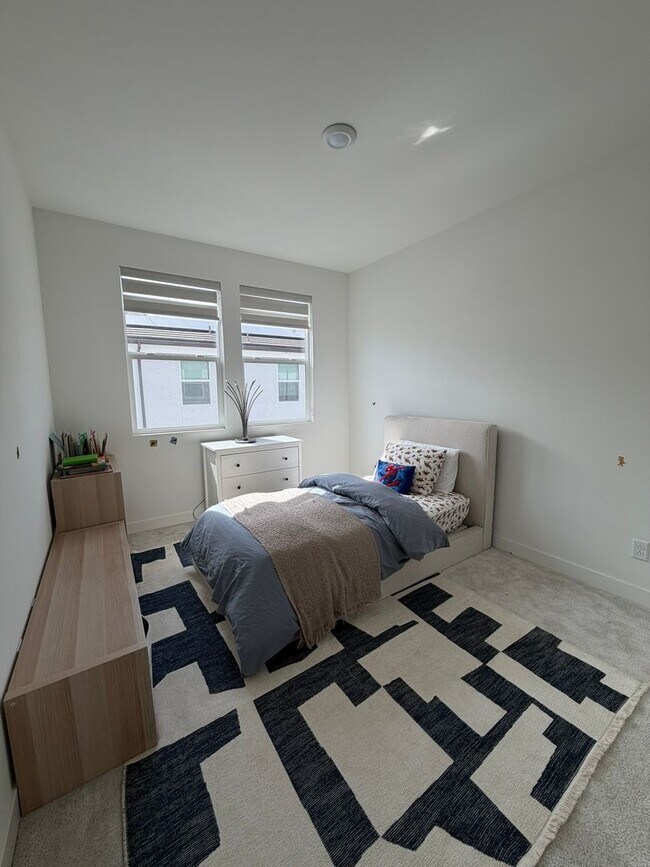 Foto del edificio - Everly At Civita Gorgeous Home with Lots of Upgrades- A Resort Style Living in the Heart of San D...