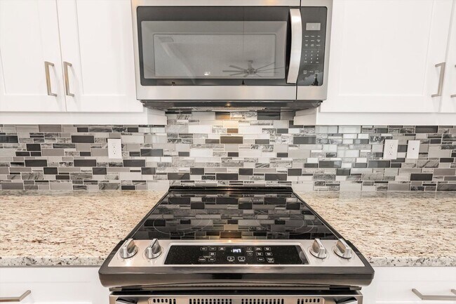 Foto del edificio - 236 Long Meadow Ln S