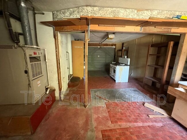Building Photo - 1505 W Laurel Ave