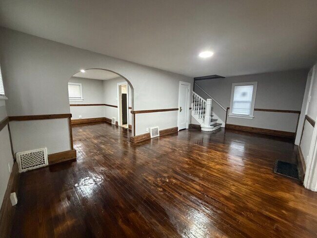 Foto del edificio - 317 E Irvington Ave