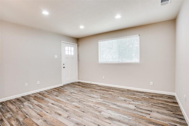 Building Photo - 4708 San Jacinto St