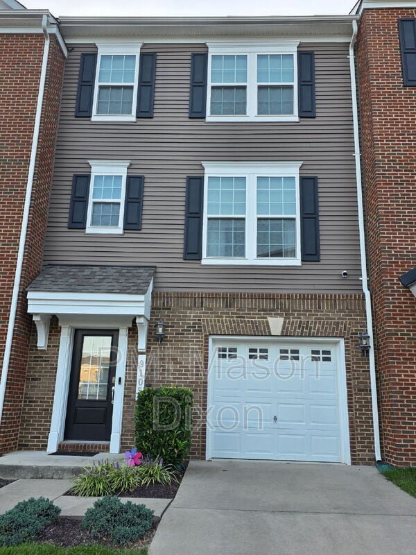 Building Photo - 9105 Fox Stream Way
