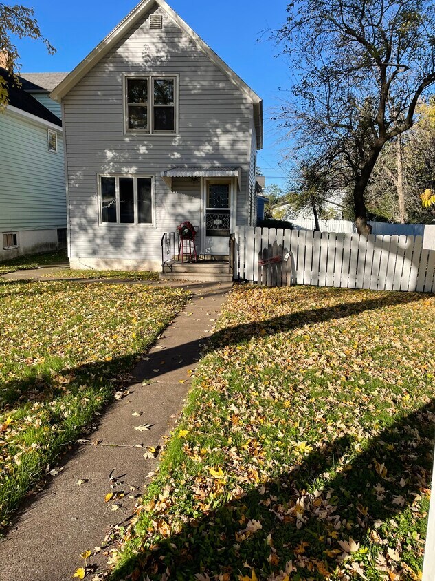1825 Maryland Ave, Superior, WI 54880 House Rental in Superior, WI