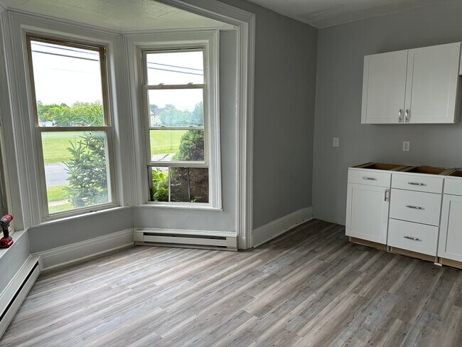 Foto del edificio - 11 LLC 5209-5211 North Catherine Street