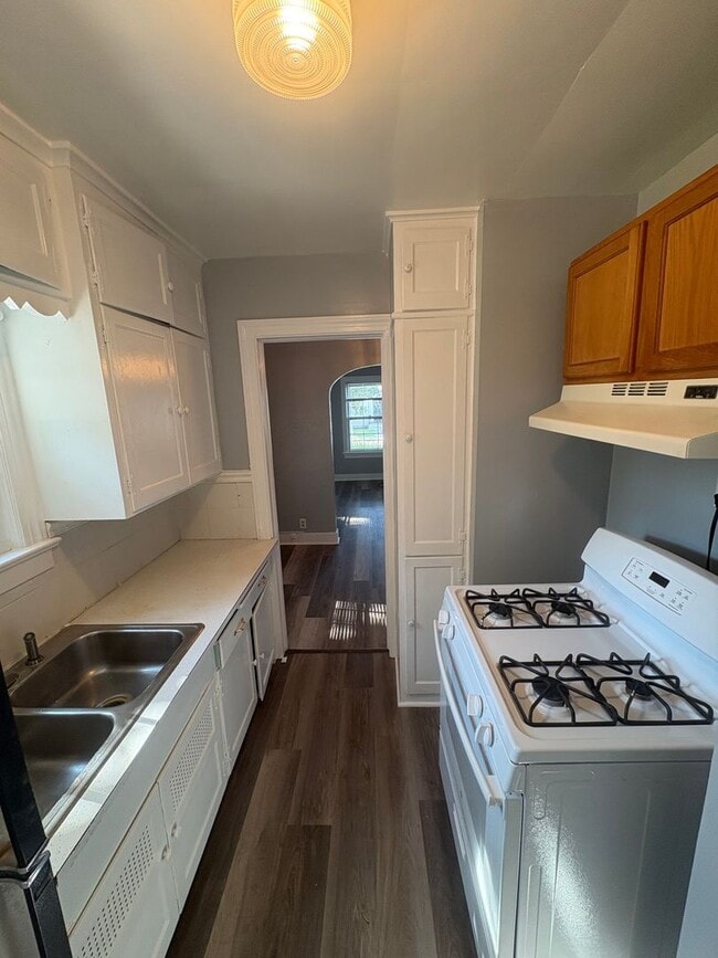 Building Photo - 2 Bedroom / 1 Bathroom Single family home in West Peoria