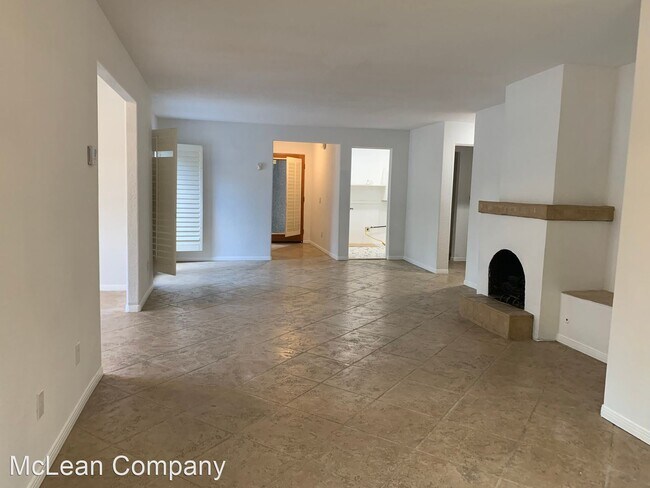 Building Photo - 3 br, 2.5 bath House - 123 W San Carlos Road