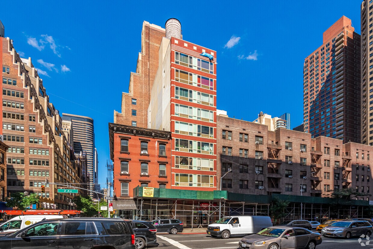 Primary Photo - 845 2nd Ave