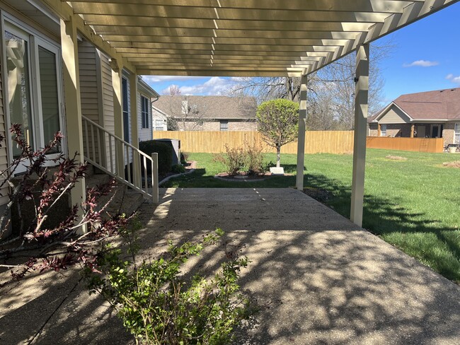 Building Photo - 179 Stoneledge Dr