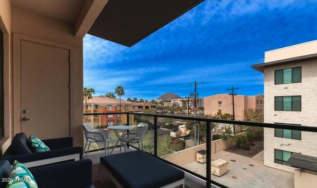 Foto del edificio - 7300 E Earll Dr