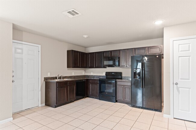 Building Photo - 16630 E Hammon