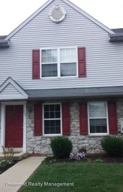 Primary Photo - 207 Wild Cherry Ln