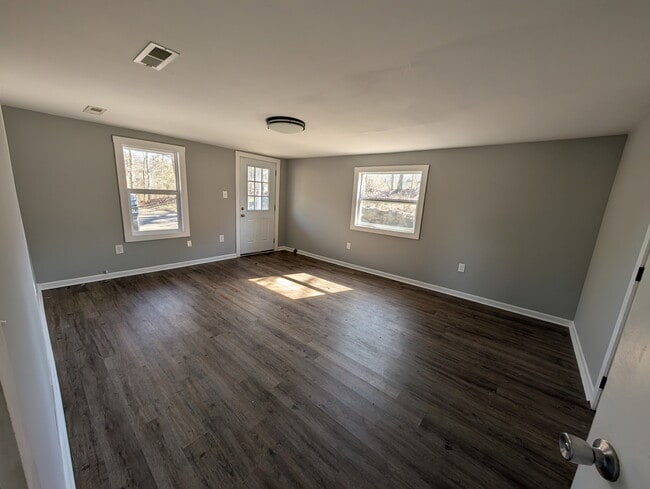 Foto del edificio - 1603 Industrial Loop Rd