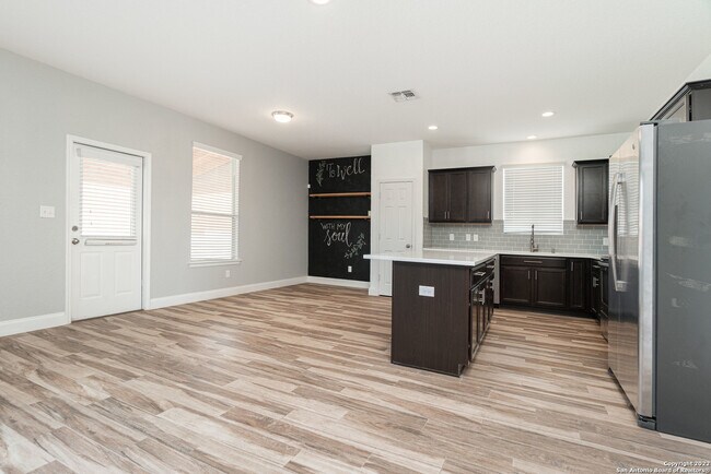 Foto del edificio - 7835 Paraiso Crest