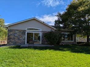 Building Photo - 1591 Roseanna Dr